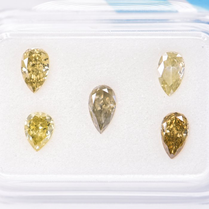 Ingen mindstepris - 5 pcs Diamant  (Naturfarvet)  - 1.09 ct - Pære - Fancy, Fancy deep Blandet gul - SI1, SI2 - International Gemological Institute (IGI)