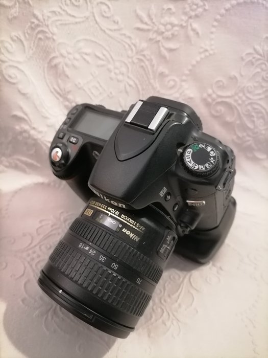 Nikon D80, AF-s 18-70 3.5-4.5 ED DX winder MB-D80 Digitalt refleks kamera (DSLR)