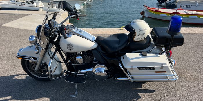 Harley-Davidson - Roadking Police - 1690 cc - 2011