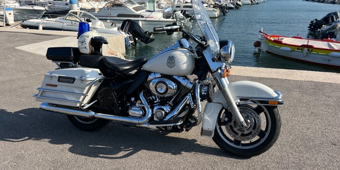 Harley-Davidson - Roadking Police - 1690 cc - 2011