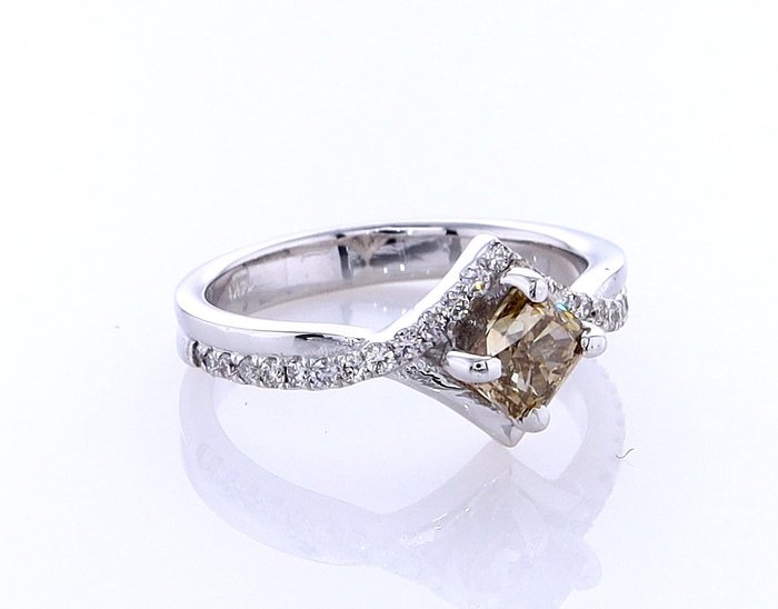 Ring - 14 karat Hvidguld -  0.79ct. tw. Diamant (Naturfarvet) - Diamant