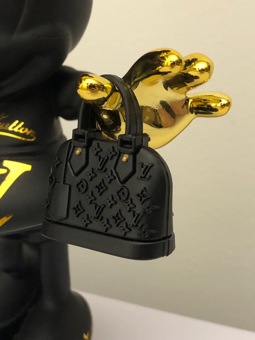 GF Exclusives - Louis Vuitton x Minnie Mouse Sculpture