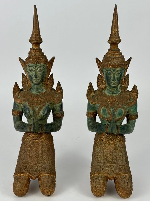 Pair of Temple Guards - Statue - Teppanom - Thailand  (Ingen mindstepris)