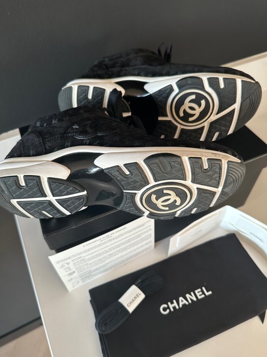 Chanel - Sneakers - Størelse: Shoes / EU 40.5