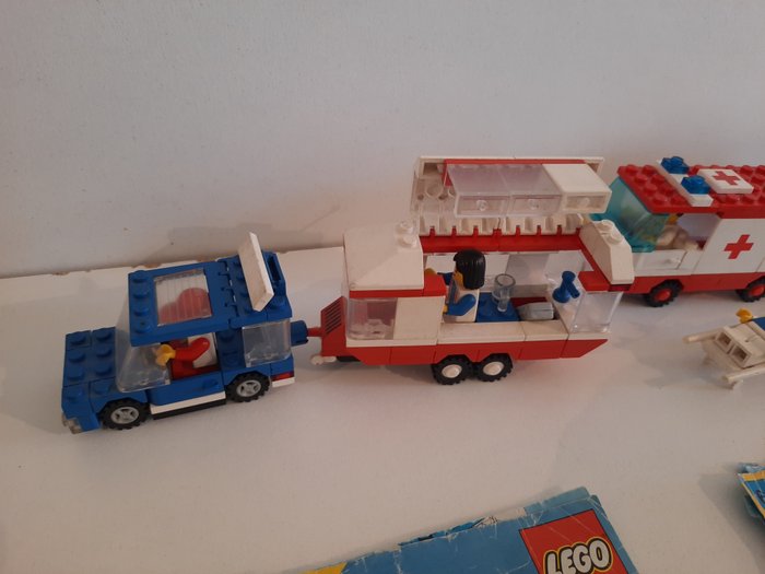 Lego - Town - 6590+6688+6593 - Vacation Camper+Ambulance+Blaze Battler