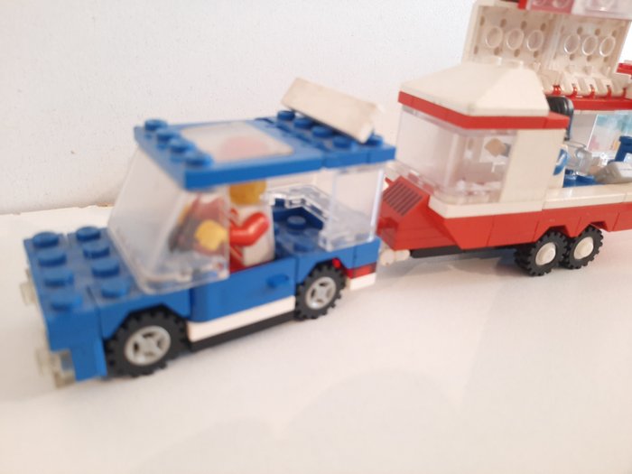 Lego - Town - 6590+6688+6593 - Vacation Camper+Ambulance+Blaze Battler