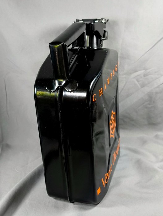 XTC Artist - Jerrican Clicquot Black 5L