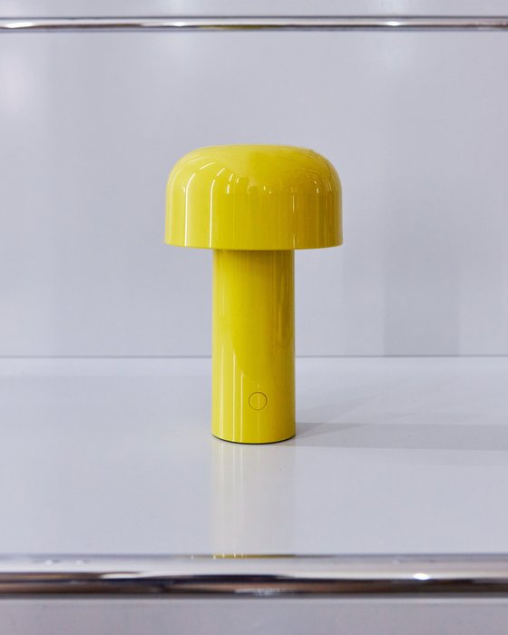 Flos - Edward Barber, Jay Osgerby - Bordlampe - Bellhop - Polycarbonat