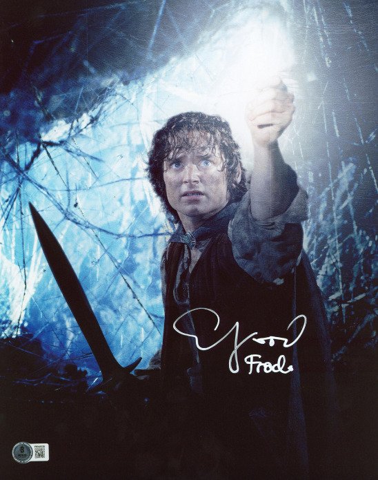 The Lord of The Rings - Elijah Wood "Frodo" - Signed 28x35 cm Photo with Beckett COA