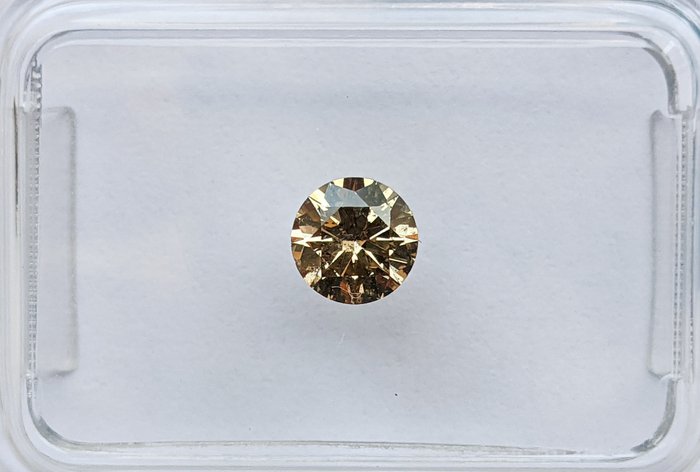 Ingen mindstepris - 1 pcs Diamant  (Naturfarvet)  - 0.38 ct - Rund - Fancy Gullig Orange - SI2 - International Gemological Institute (IGI)