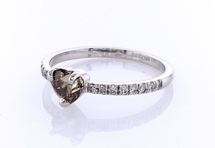 Ring - 14 karat Hvidguld -  0.68ct. tw. Diamant (Naturfarvet) - Diamant