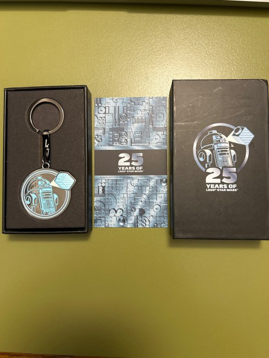 Lego - 75342 - Exklusive 25-Years Lego Star Wars 2024 Limited Edition Metal Keychain - Østrig