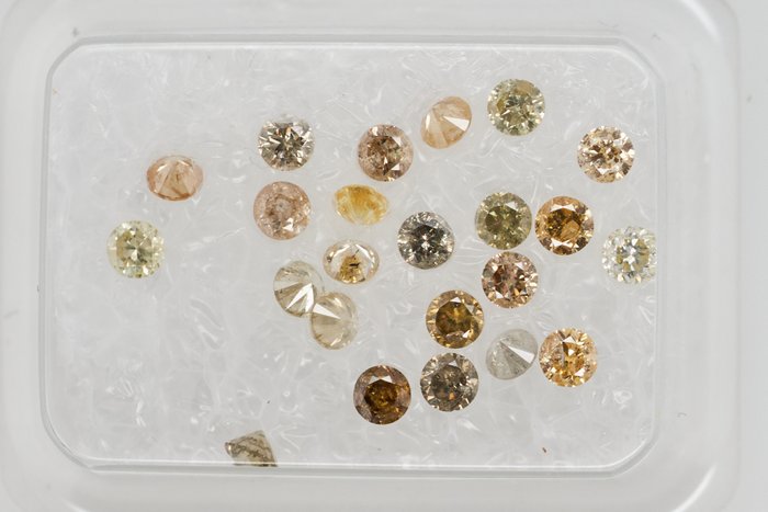 Ingen mindstepris - 23 pcs Diamant  (Naturfarvet)  - 095 ct - Rund Blandede farver - I3 SI1 - Gem Report Antwerp (GRA)