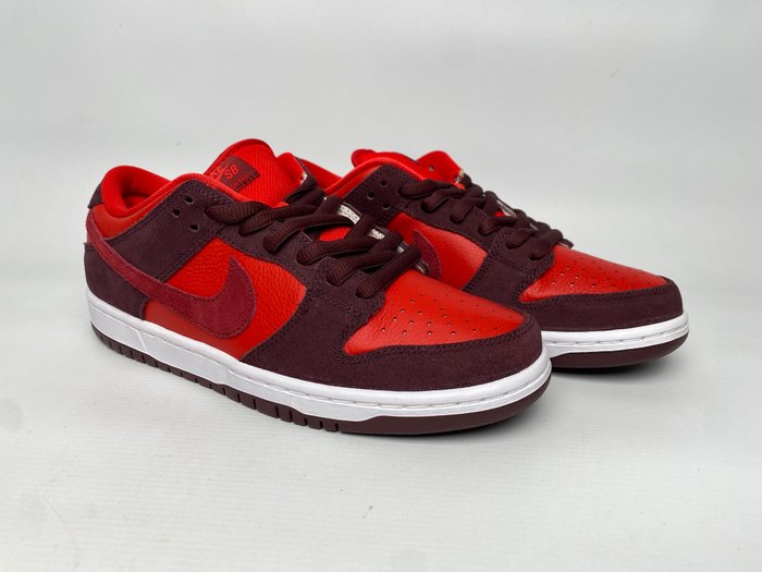 Nike SB - Dunk Low - Sneakers - Størelse: EU 42 - Nyt med labels