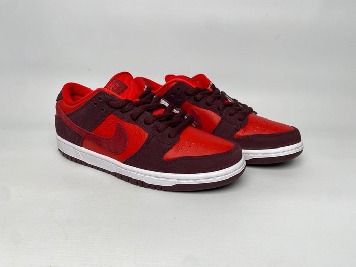 Nike SB - Dunk Low - Sneakers - Størelse: EU 42 - Nyt med labels