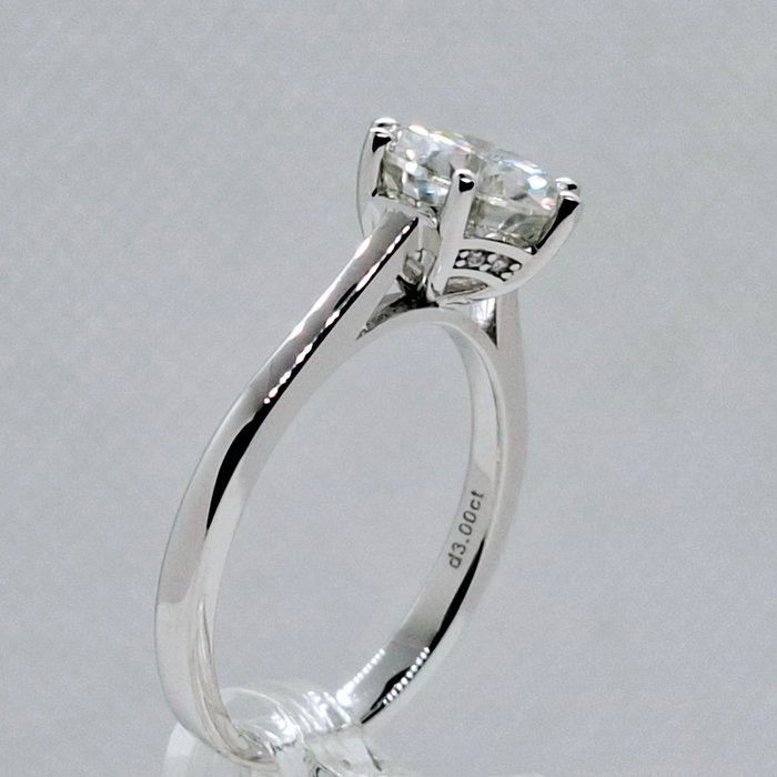 Ingen mindstepris - Ring Platin 950. -  3.00ct. tw. Akvamarin - Enspænder. Kvinde.