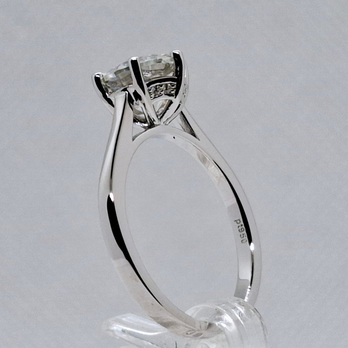 Ingen mindstepris - Ring Platin 950. -  3.00ct. tw. Akvamarin - Enspænder. Kvinde.