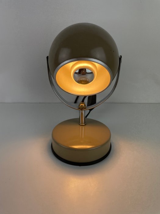 Veneta Lumi - Bordlampe - Lakeret metal - Space Age Eyeball lampe fra 60'erne/70'erne