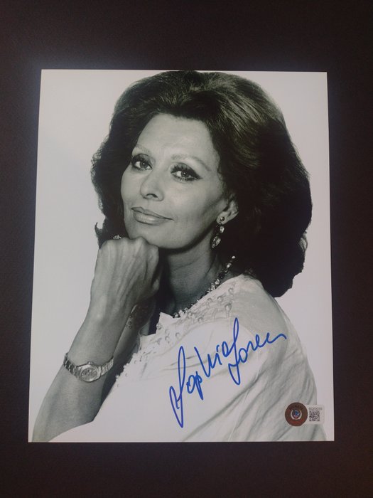 La Ciociara - Sophia Loren - Signed Photo with Beckett COA