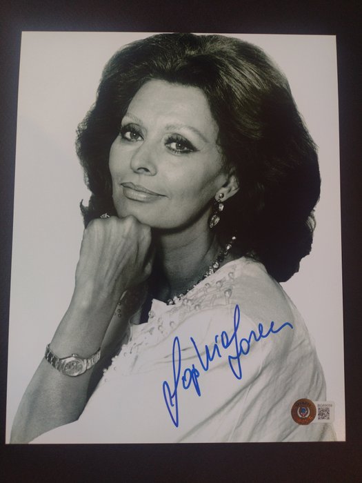 La Ciociara - Sophia Loren - Signed Photo with Beckett COA