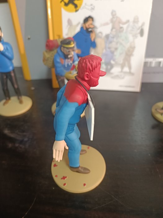 Tintin - 4 figurines differente de haddock herge avec cert et livres