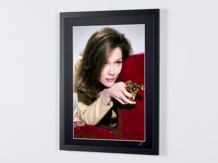 The Avengers - Classic TV - Diana Rigg (Emma Peel) - 60s Icon - Fine Art Photography - Luxury Wooden Framed 70X50 cm - Limited Edition Nr 01 of 30 - Serial ID 16963 - Original Certificate (COA), Hologram Logo Editor and QR Code - 100% New items.