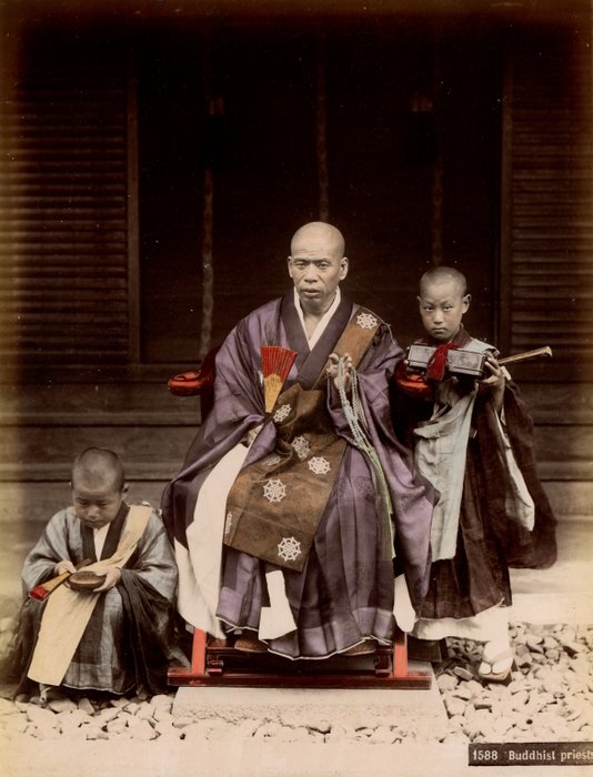 Kusakabe Kimbei, Farsari et divers Yokohama School - "Buddhist priests"