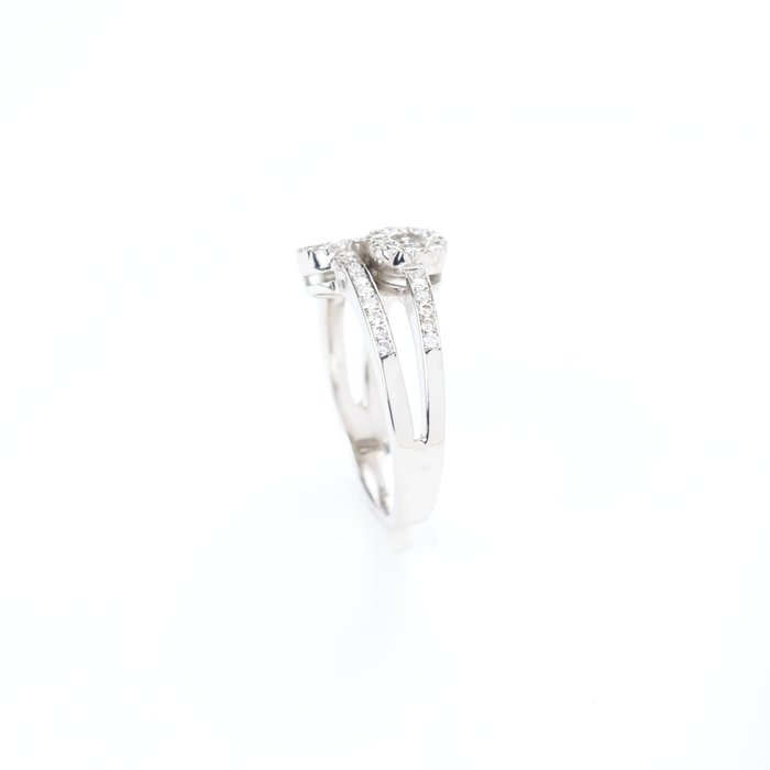 Ring - 18 kraat Hvidguld -  0.59ct. tw. Diamant (Natur) - Diamant