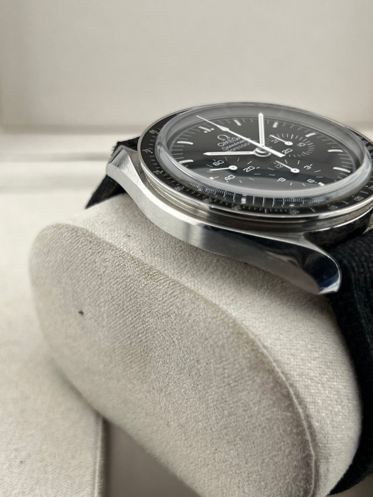 Omega - Speedmaster Professional Moonwatch - 311.30.42.30.01.006 - Mænd - 2011-nu