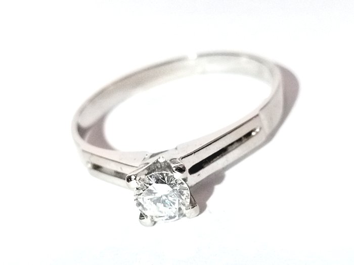 Ingen mindstepris - Ring - 18 kraat Hvidguld -  0.30ct. tw. Diamant (Natur)