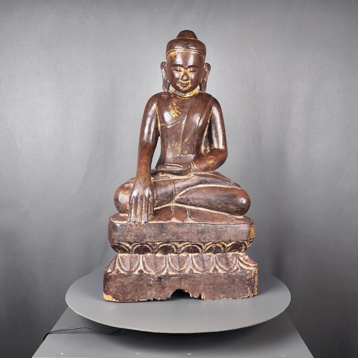 Buddha en bois laque résidu laque or- Style Ava ( 1618-1789 ) - Statue - Myanmar/Burma