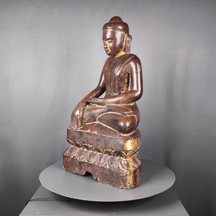 Buddha en bois laque résidu laque or- Style Ava ( 1618-1789 ) - Statue - Myanmar/Burma