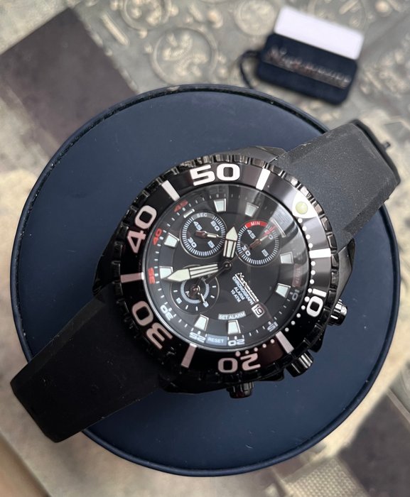 NECKMARINE - Ingen mindstepris - Chrono Diver BLACK Quartz - 44 mm - Mænd - 2011-nu