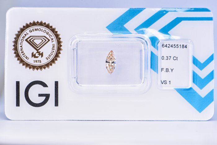 Ingen mindstepris - 1 pcs Diamant  (Naturfarvet)  - 0.37 ct - Marquise - Fancy Brunlig Gul - VS1 - International Gemological Institute (IGI)