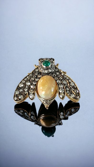 Broche - 14 karat Gulguld, Antik, guld-, smaragd-, opal- og diamantbroche til insekter, omkring 1900-tallet. Skaberne Mark Y.R Diamant (Natur)