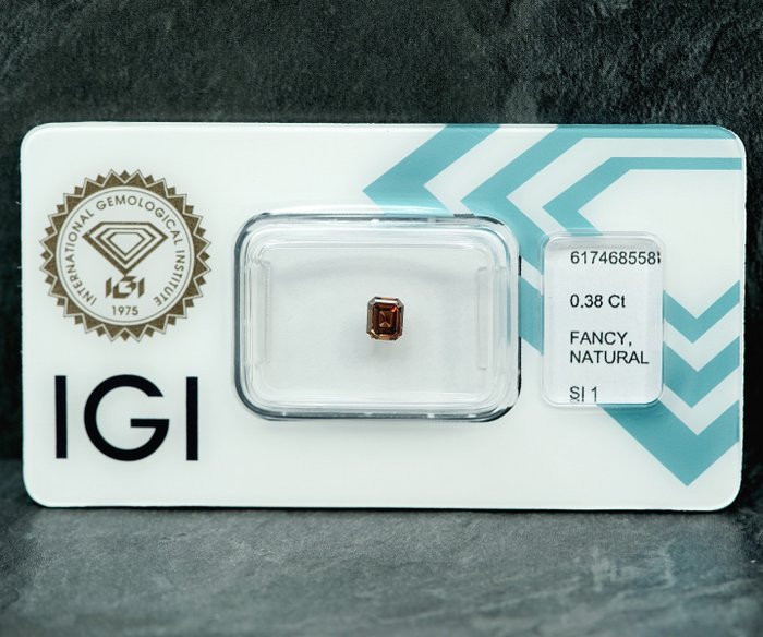 1 pcs Diamant  (Naturfarvet)  - 038 ct - Fancy deep Brunlig Gul - SI1 - International Gemological Institute (IGI)