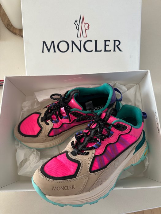 Moncler - Sneakers - Størelse: Shoes / EU 39