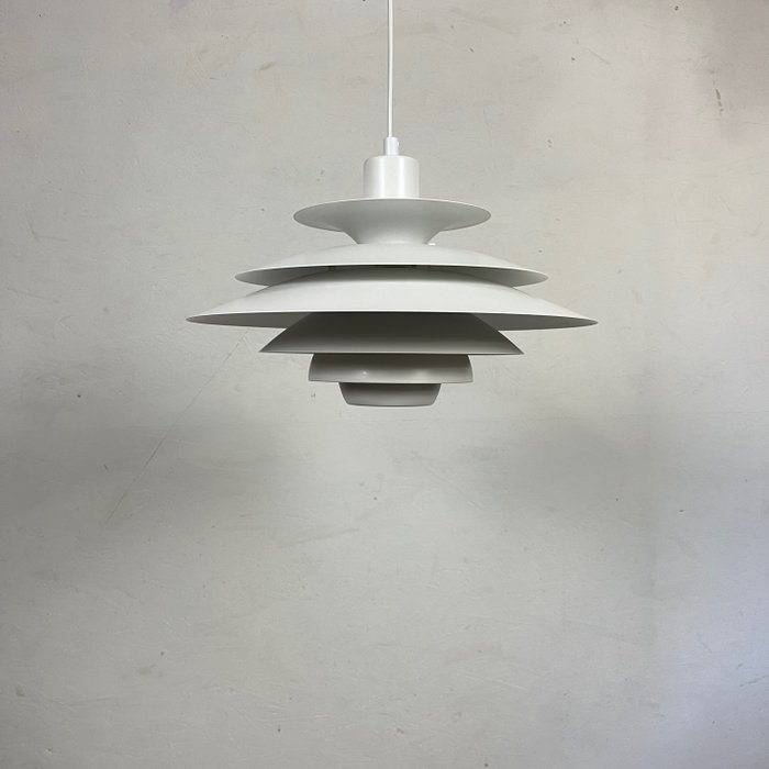 Jeka - Hængende lampe - Aluminium