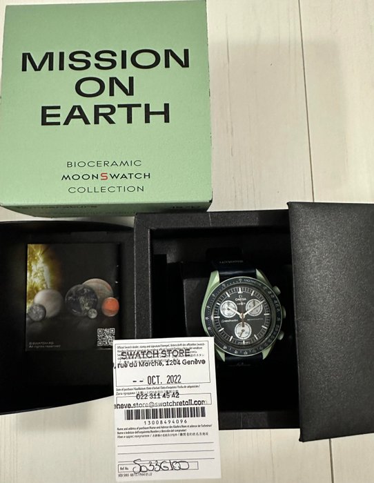 Swatch - MoonSwatch - Mission on Earth - Ingen mindstepris - SO336100 - Unisex - 2020+