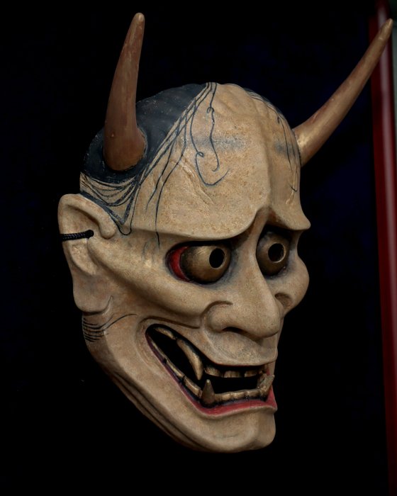 JAPAN Wooden Noh Mask of Hannya 能面 般若 (with mask bag) - Skulptur Træ - Japan