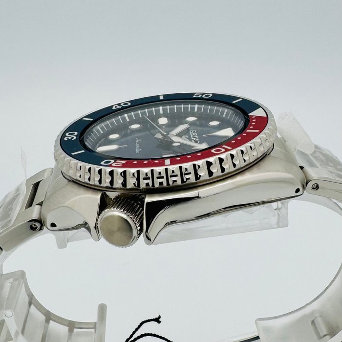 Seiko - Sport 5 Automatic Pepsi Bezel - Ingen mindstepris - Mænd - 2011-nu