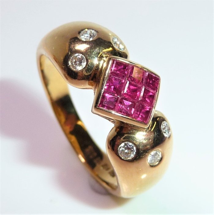 Ring - 18 kraat Gulguld -  0.55ct. tw. Rubin - Diamant - Størrelse 56 er justerbar