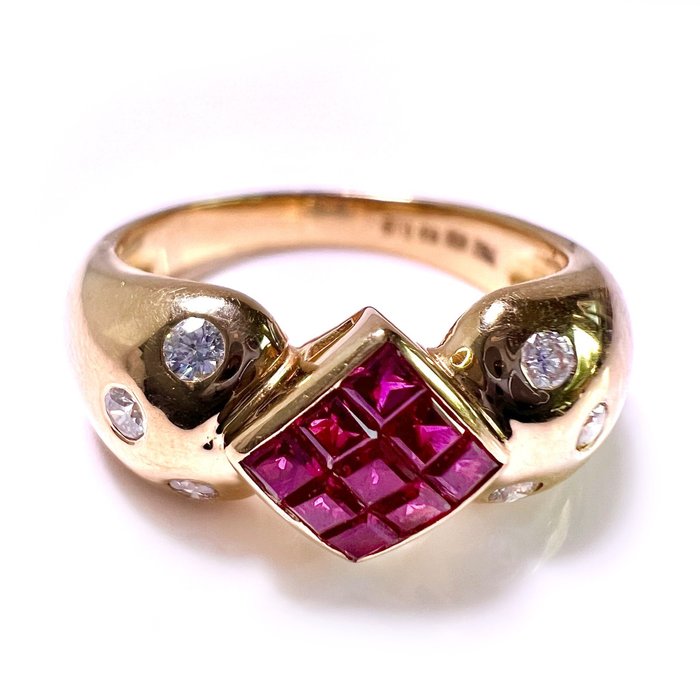 Ring - 18 kraat Gulguld -  0.55ct. tw. Rubin - Diamant - Størrelse 56 er justerbar