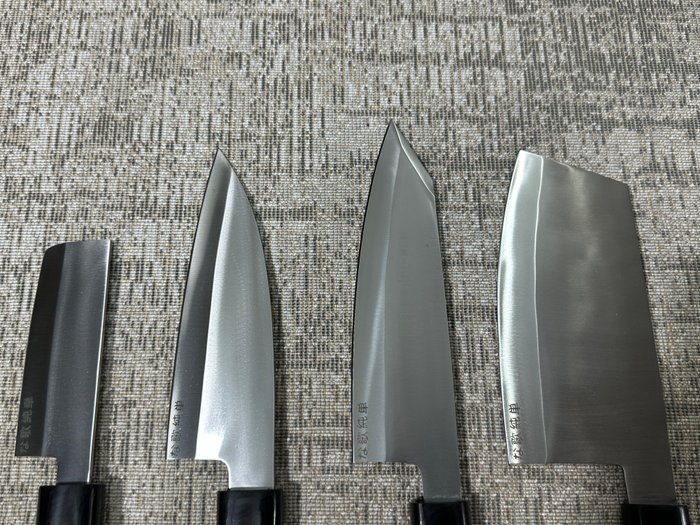 Køkkenkniv - Chef's knife -  Japanske D2 Steel Chopper, Bunka, Deba  Nakiri kokkeknive - D2 Steel  Designing Udsøgt sortfarvet harpikshåndtag - Japan