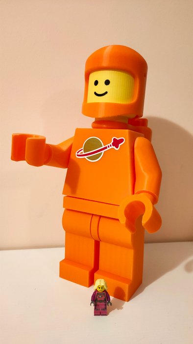 Handmade item - Handmade item Mega Figure LEGO Space Arancione/Orange Spaceman Classic - Italien