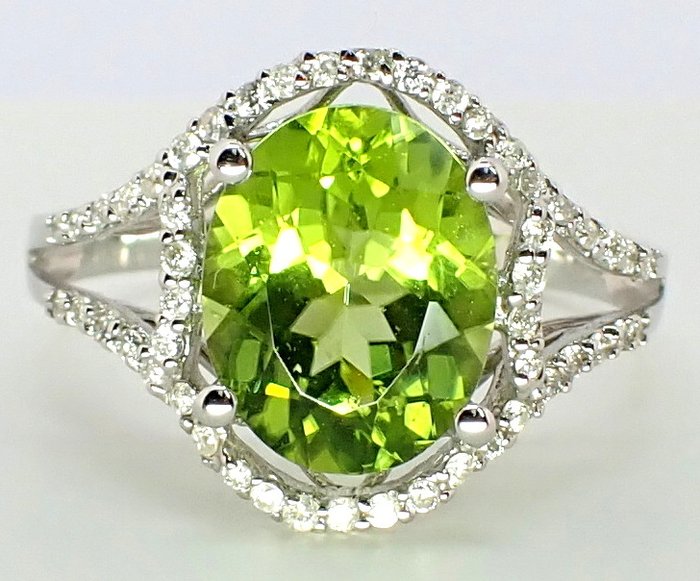 Ring - 18 kraat Hvidguld -  3.06ct. tw. Peridot - Diamant