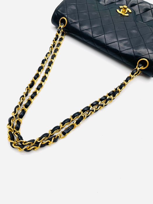 Chanel - CHANEL Matelassé Shoulder Bag - Skuldertaske