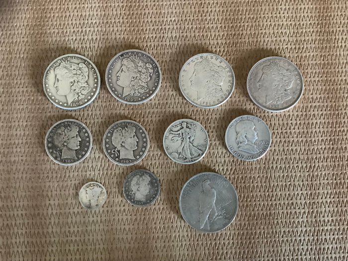 Förenta staterna. A Lot of 11x USA Silver Coins, including Barber Half Dollars, Morgan Dollars, and more! 1898 - 1951  (Ingen mindstepris)