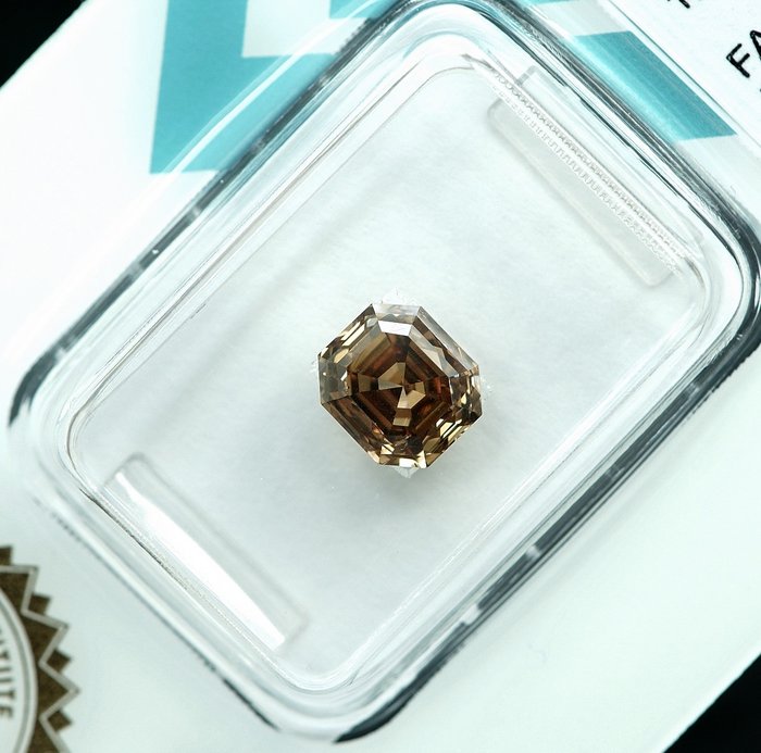 1 pcs Diamant  (Naturfarvet)  - 1.59 ct - Radiant - Fancy Brunlig Gul - SI2 - International Gemological Institute (IGI)