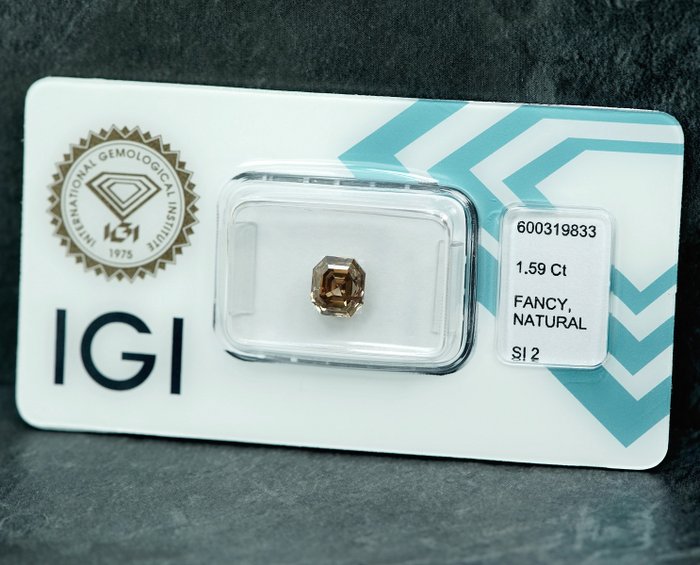 1 pcs Diamant  (Naturfarvet)  - 1.59 ct - Radiant - Fancy Brunlig Gul - SI2 - International Gemological Institute (IGI)